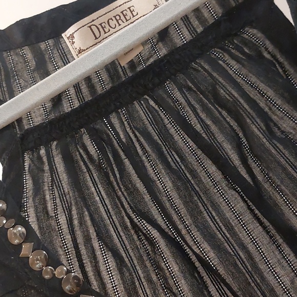 Decree Black sheer striped stud embellished tank top. Size L - Picture 4 of 7